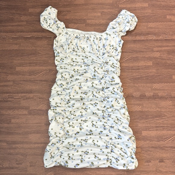 URBAN OUTFITTERS SHAPING FLORAL SCRUNCH DRESS SIZE MEDIUM - Picture 2 of 2